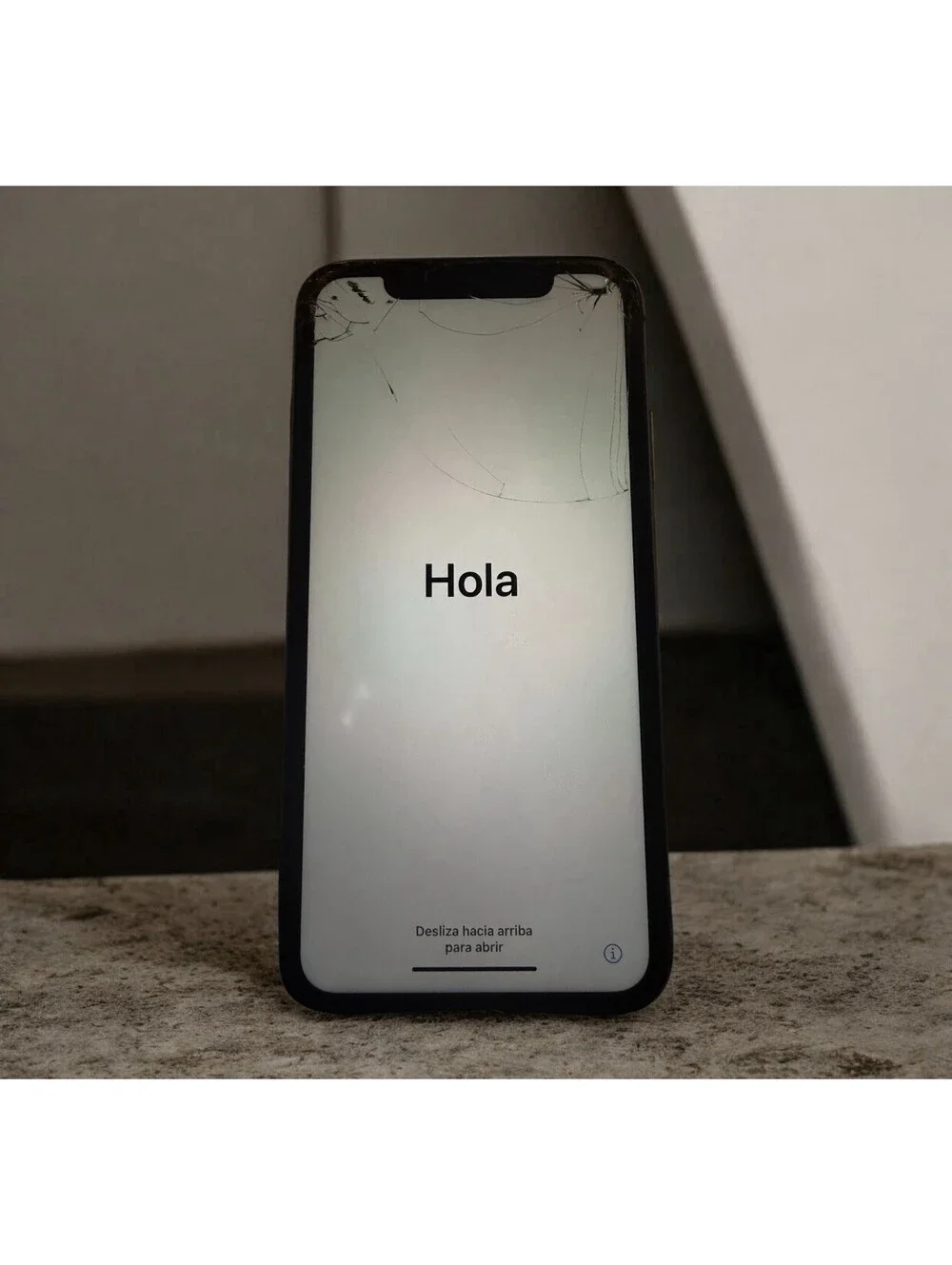 Apple iPhone XR 64GB Blue 6.1” Cracked Screen For Parts Repair